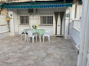 Apto con terraza y 2 dormitorios. 600 Megas wifi.